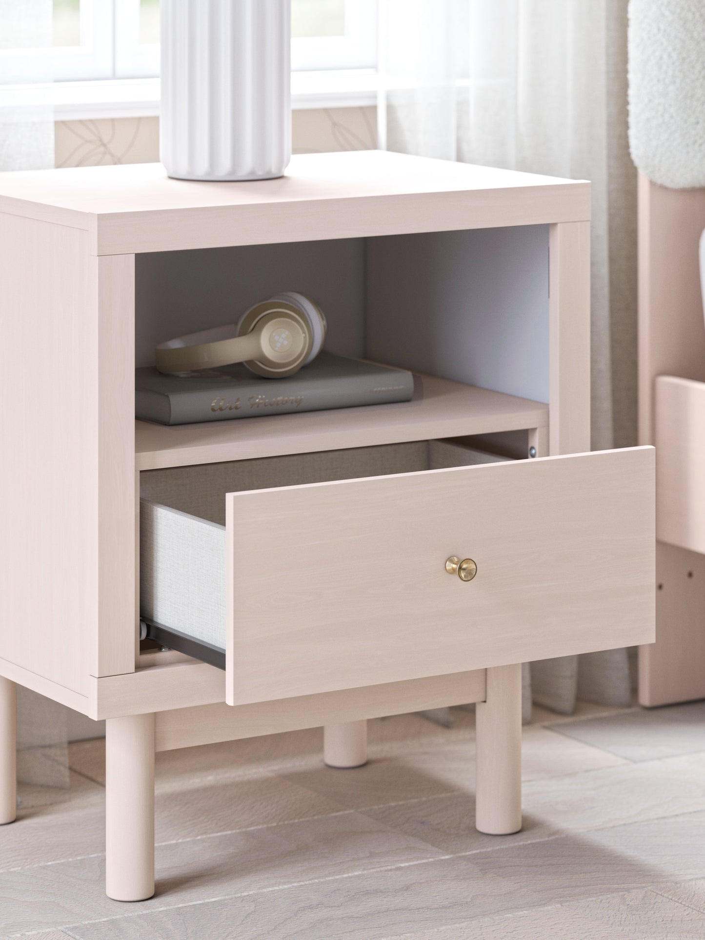 Wistenpine Blush Nightstand