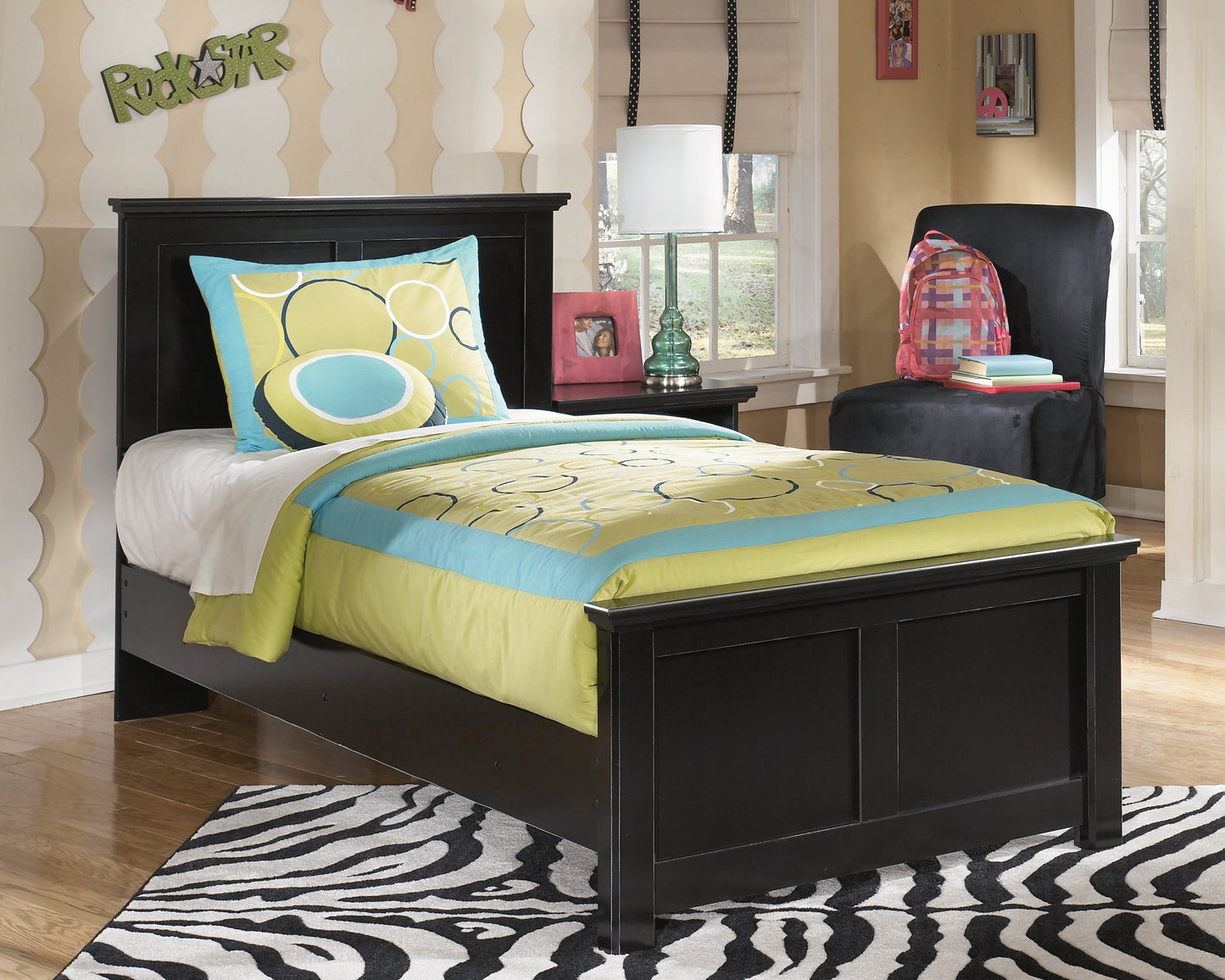 Maribel Black Twin Panel Bedroom Set with Nightstand