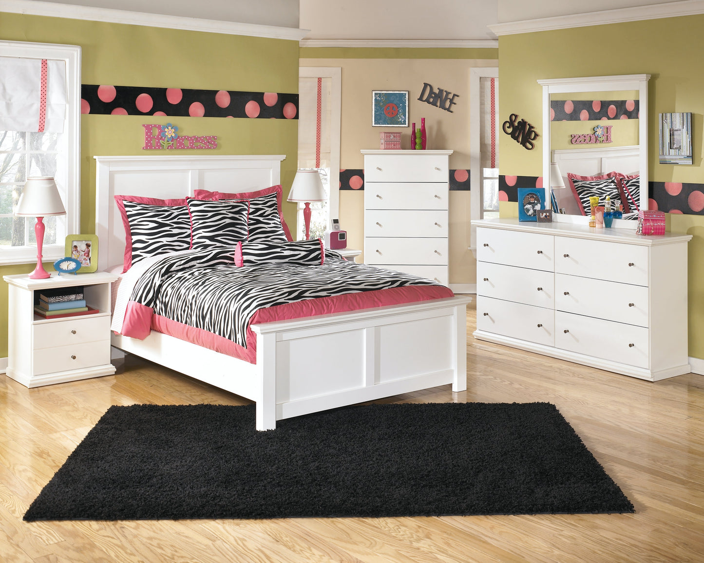 Bostwick Shoals White Full Panel Bedroom Set with Dresser, Mirror, Chest, and 2 Nightstands