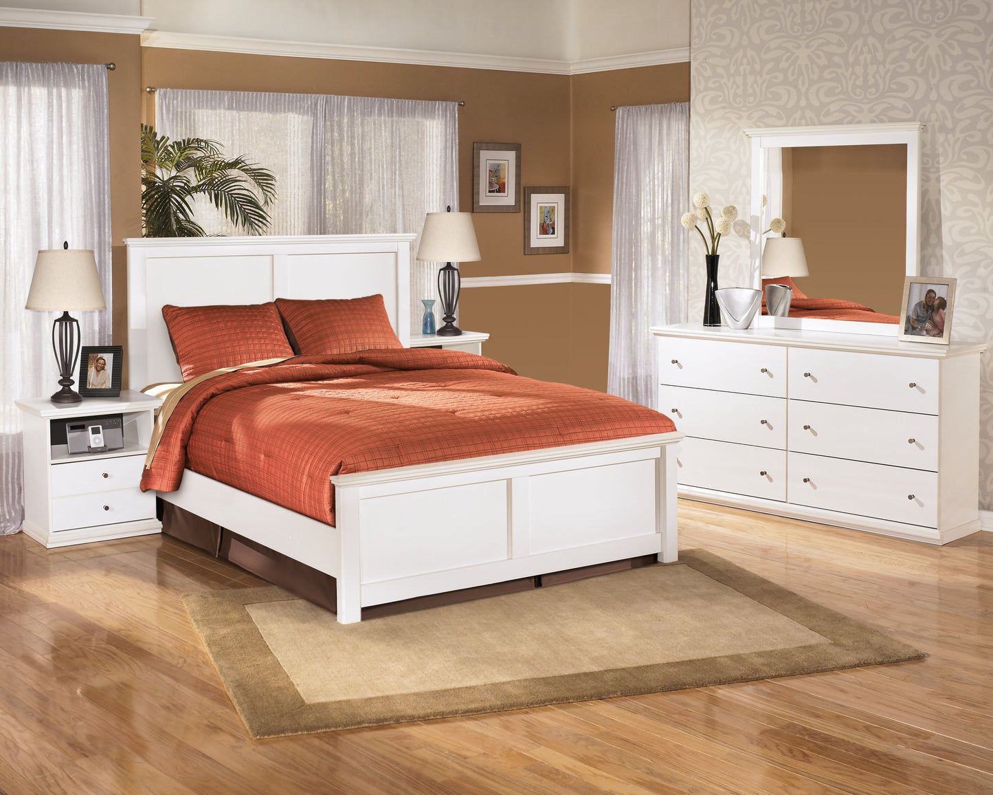 Bostwick Shoals White Queen Panel Bedroom Set with Dresser, Mirror and Nightstand