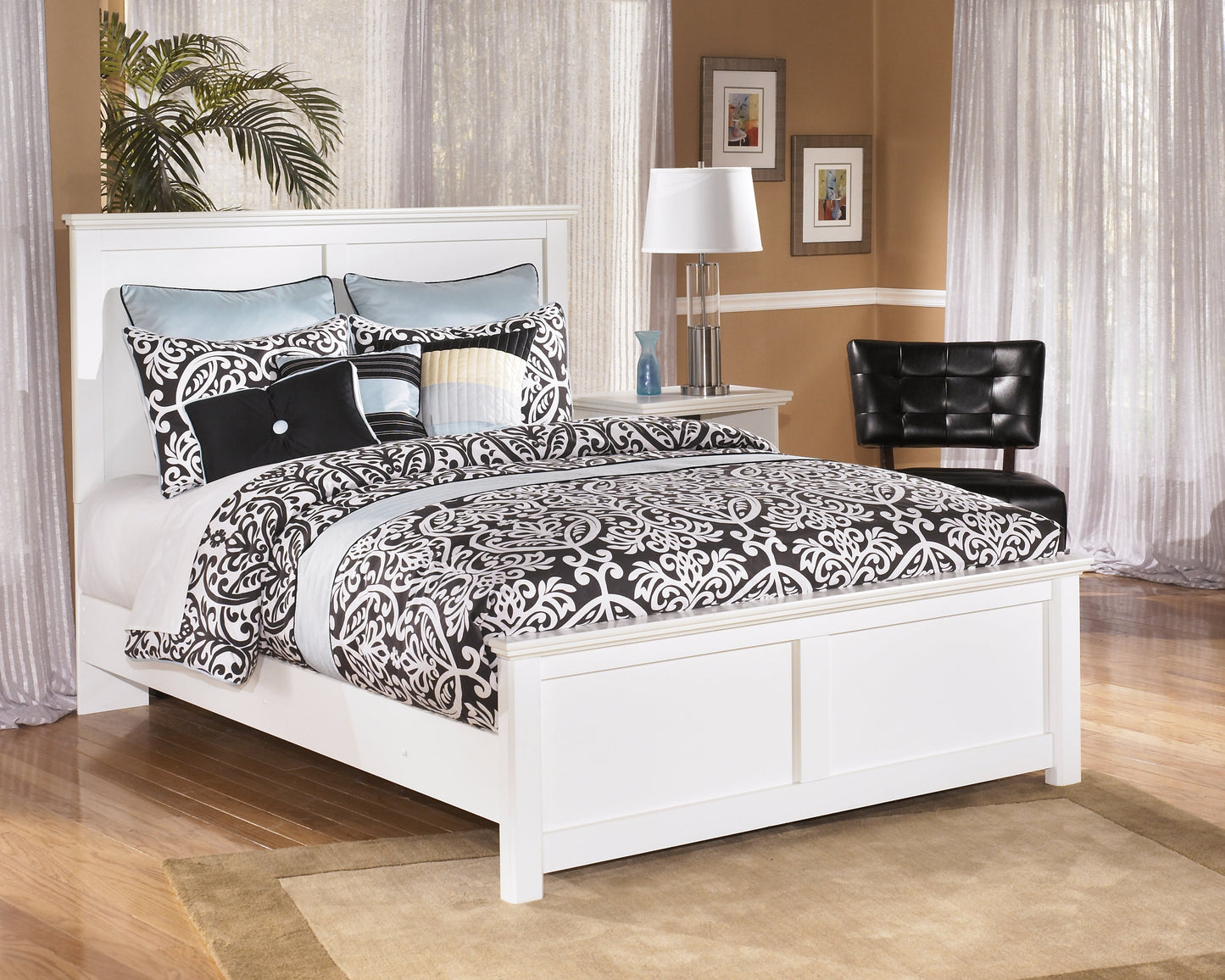 Bostwick Shoals White Queen Panel Bedroom Set with Mirrored Dresser, Chest and 2 Nightstands