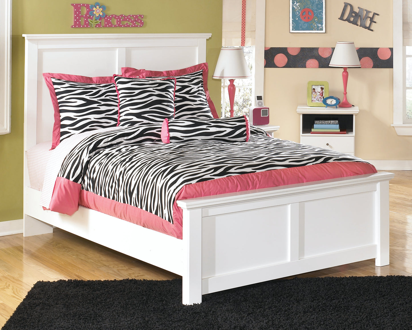 Bostwick Shoals White Full Panel Bedroom Set with Dresser, Mirror, Chest, and Nightstand