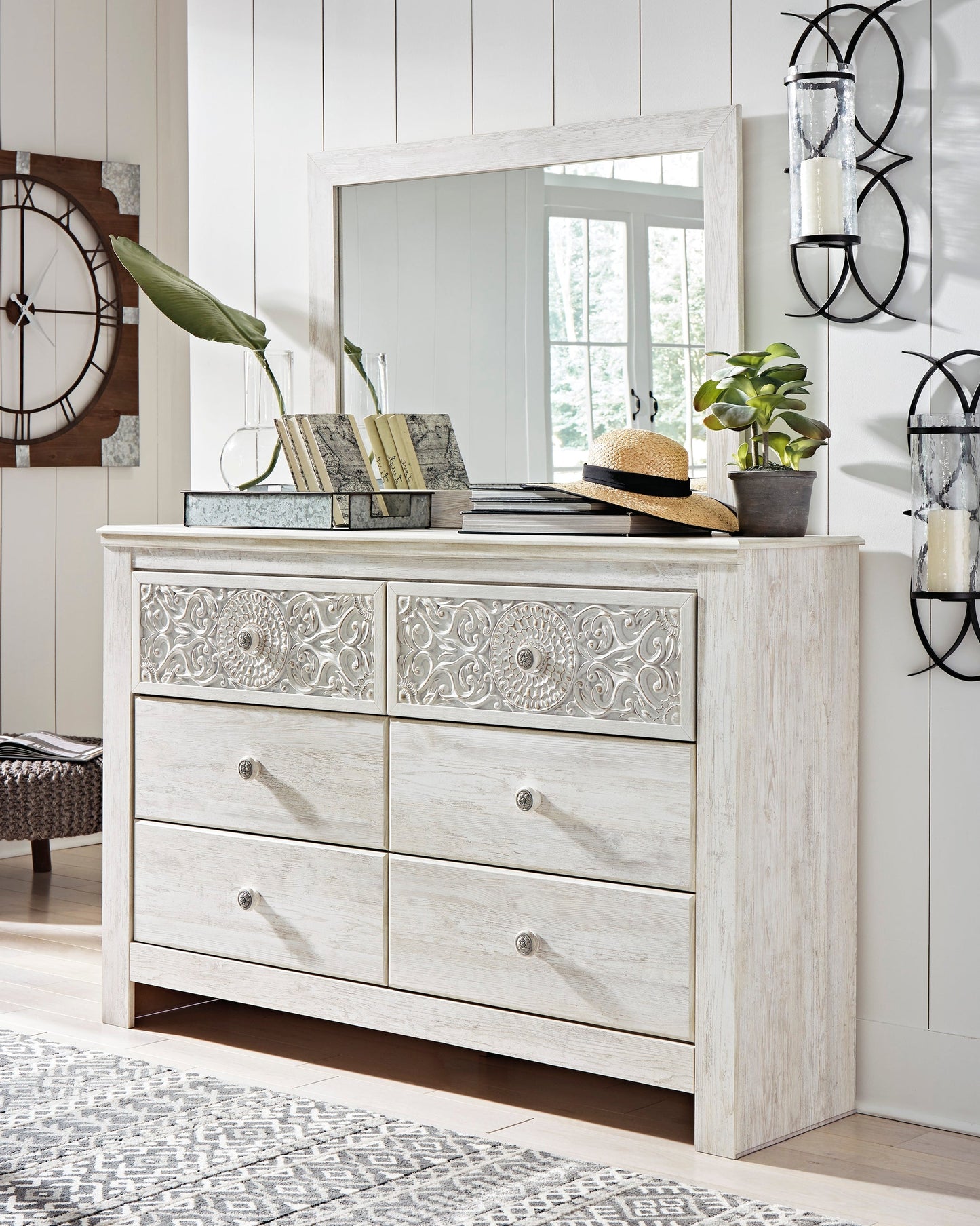 Paxberry Queen Panel Bedroom Set with Dresser and Mirror