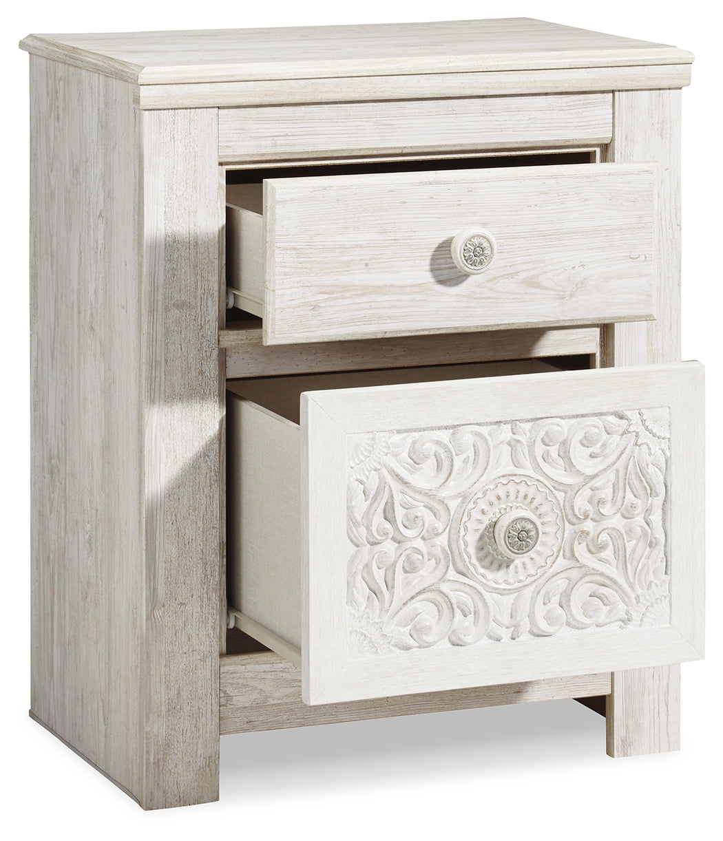 Paxberry Whitewash Queen Panel Bedroom Set with Dresser, Mirror and Nightstand