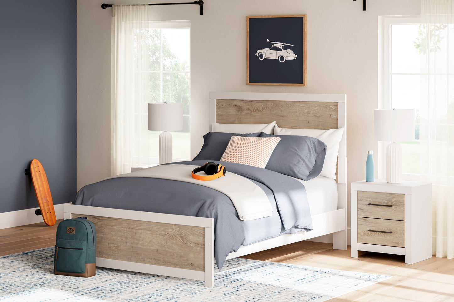 Charbitt Two-tone Full Panel Bed