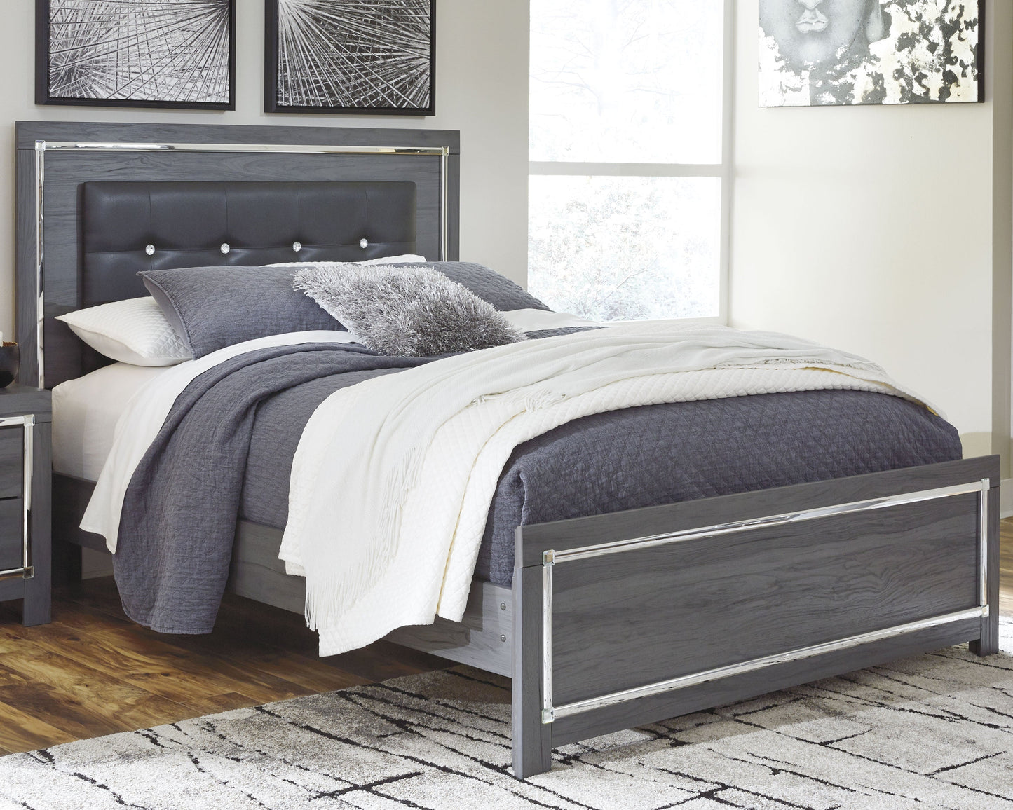 Lodanna Gray Queen Panel Bedroom Set with Dresser, Mirror, Chest and Nightstand