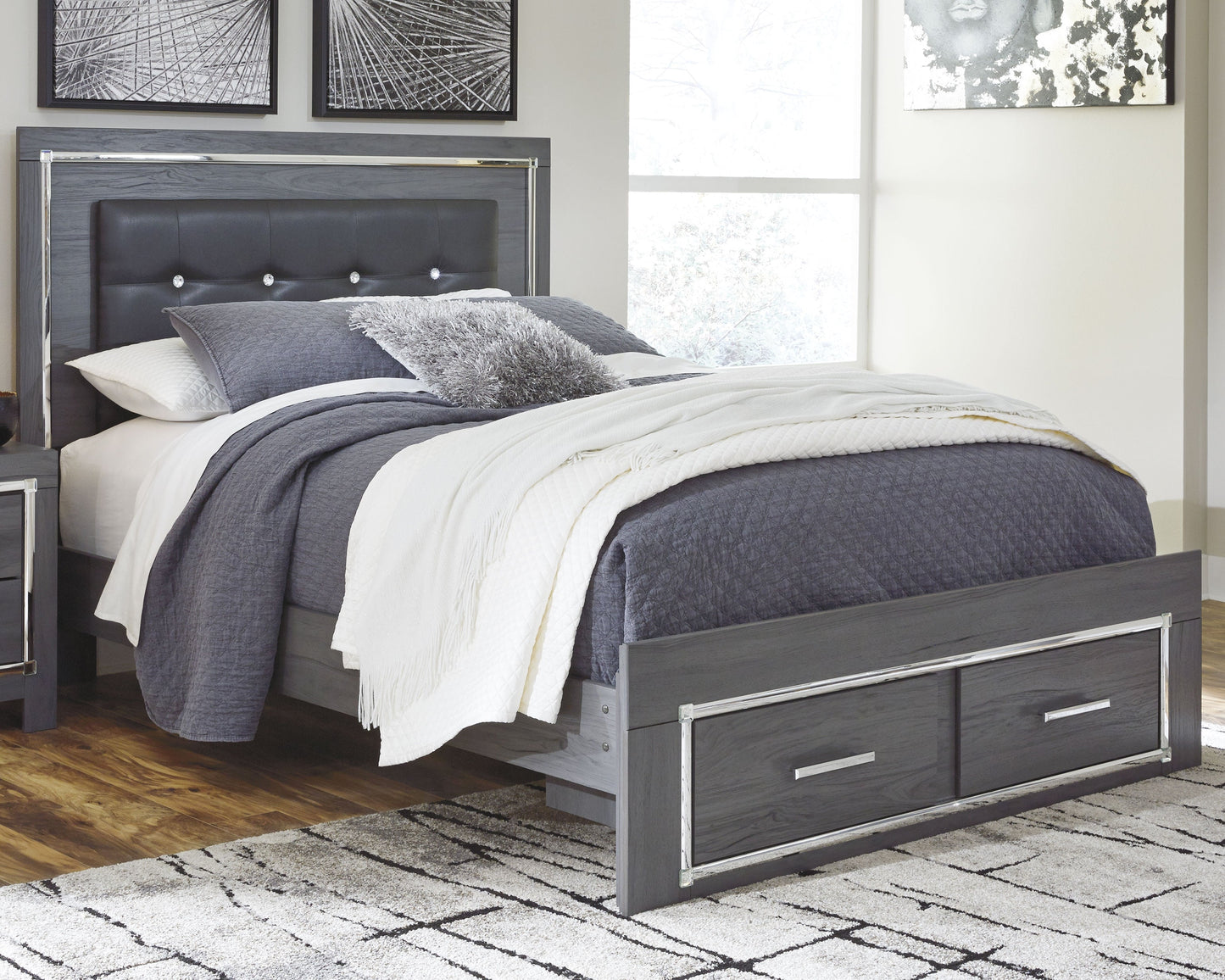 Lodanna Gray Queen Panel Bedroom Set with Dresser and Mirror