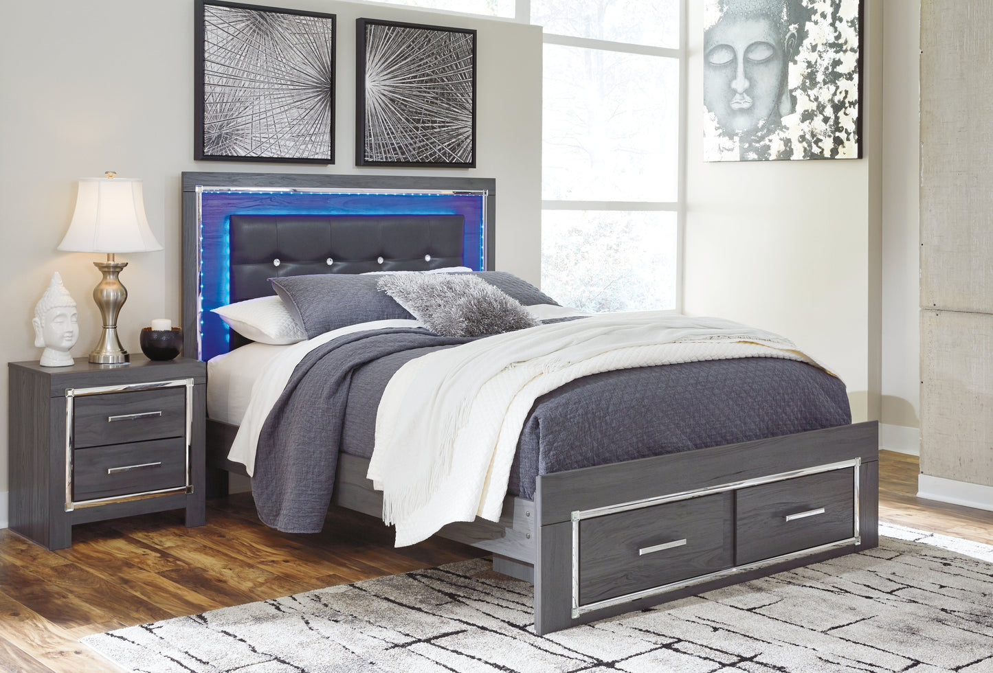 Lodanna Gray Queen Storage Bedroom Set with Chest and Nightstand