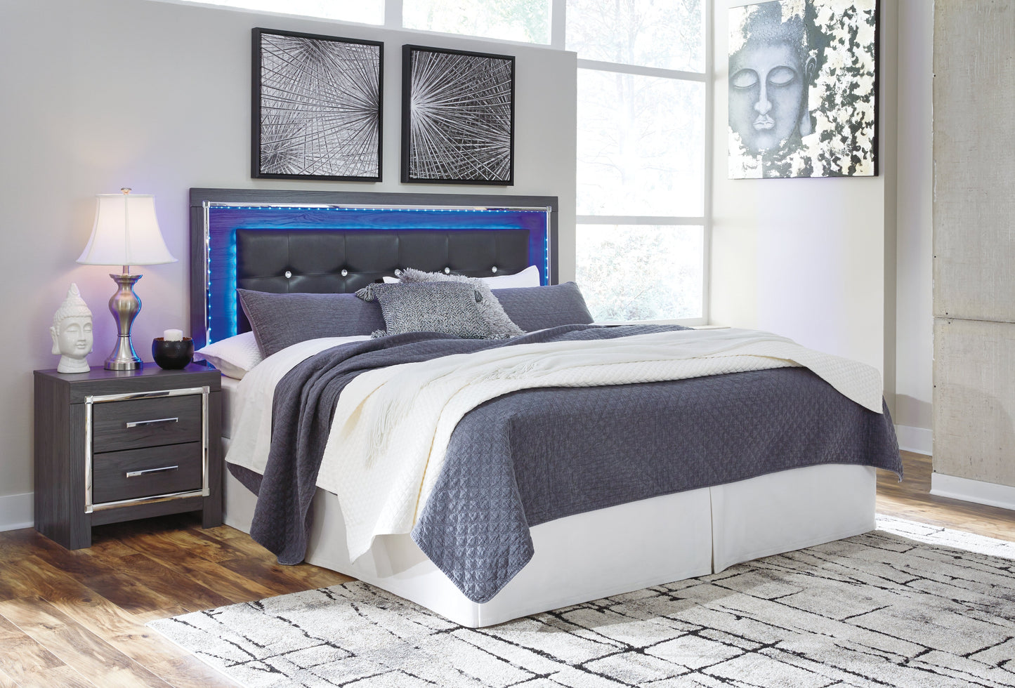 Lodanna Gray King/Cal King Panel Headboard, Dresser, Mirror and 2 Nightstands