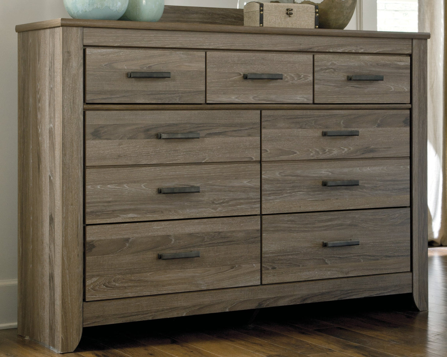 Zelen Gray Queen Panel Bedroom Set with Dresser