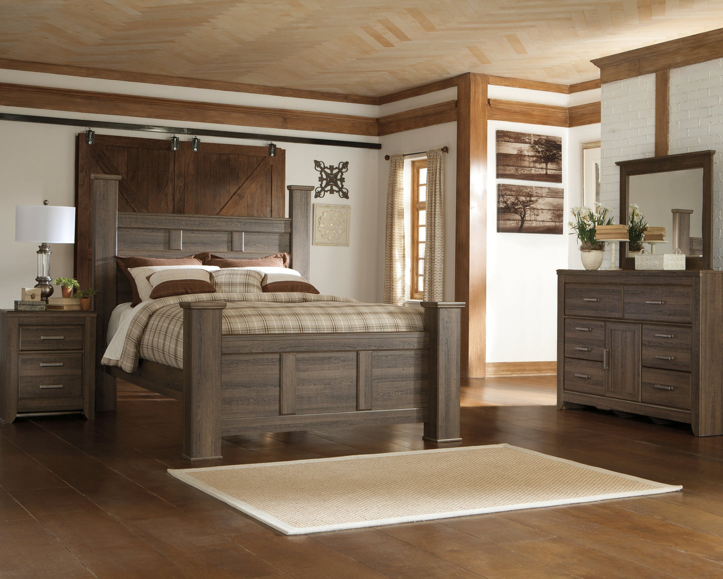 Juararo Queen Poster Bedroom Set with Dresser and Mirror