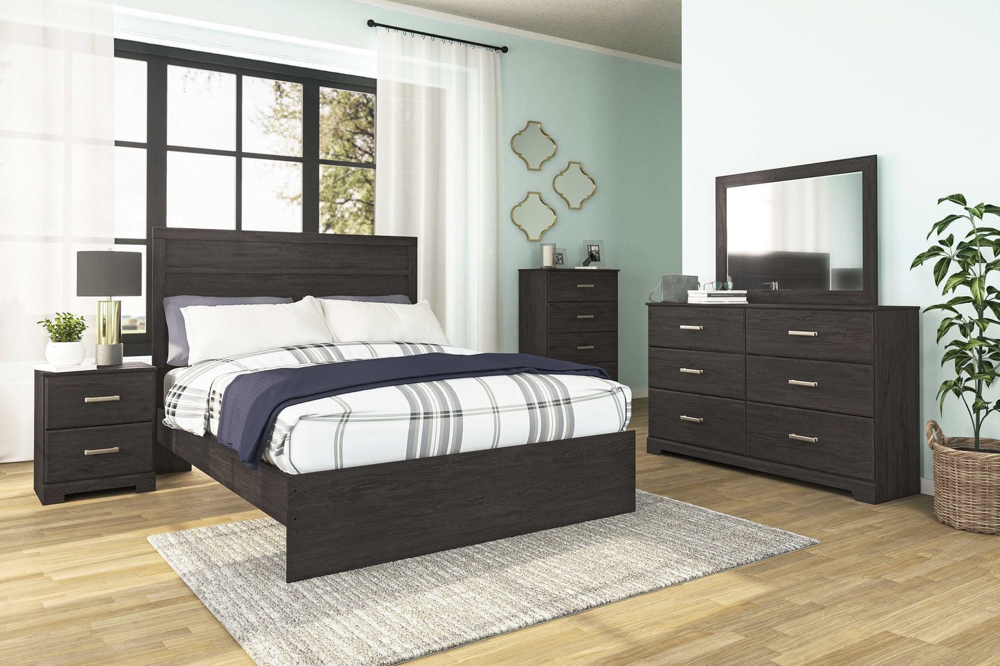 Belachime Black Queen Panel Bedroom Sets