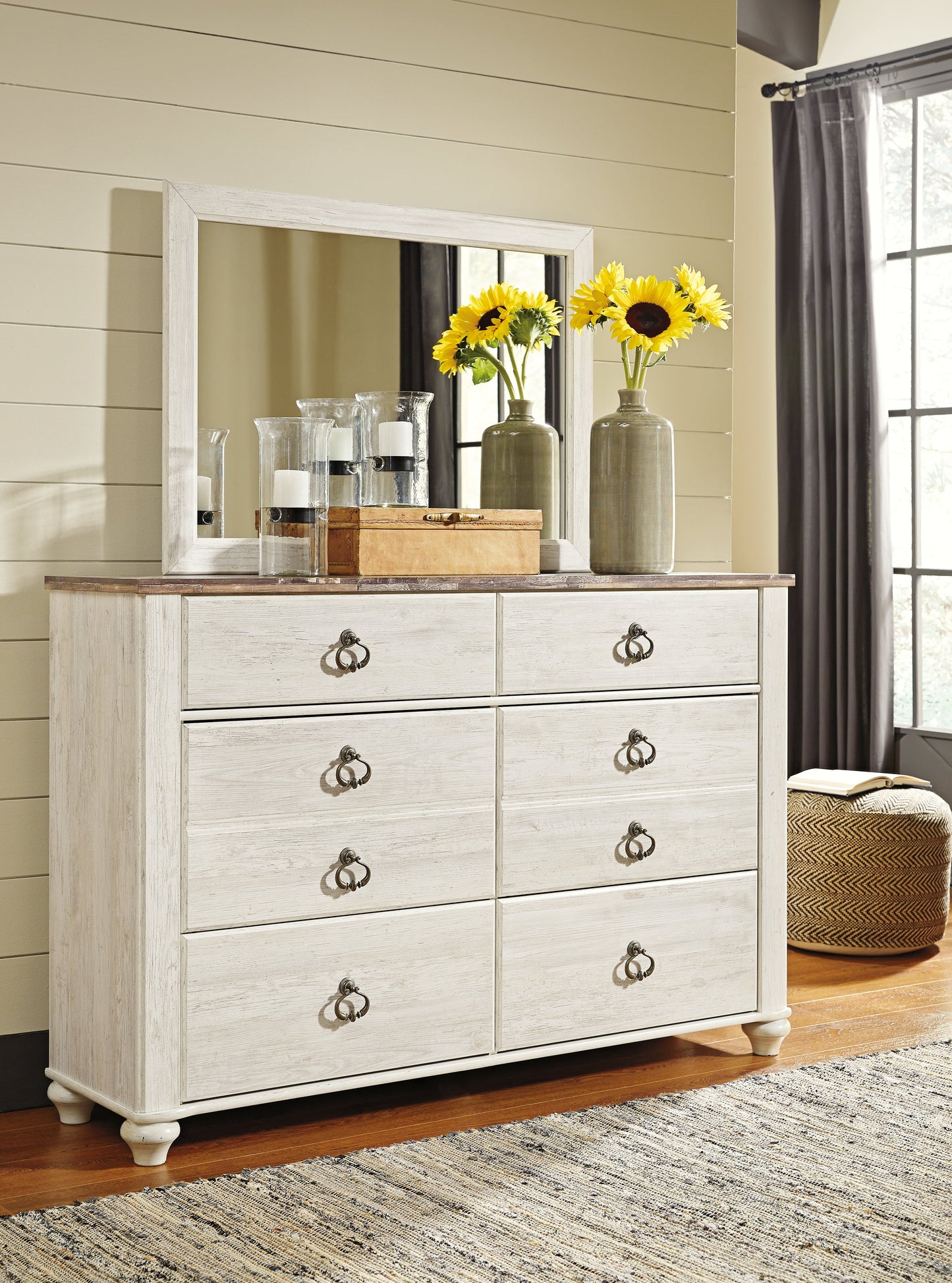 Willowton Whitewash Queen Sleigh Bedroom Set with Dresser and Mirror