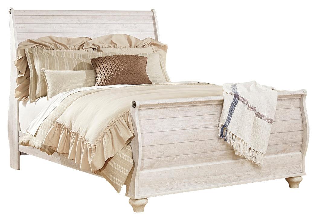 Willowton Queen Sleigh Bedroom Set with Dresser, Mirror, Chest and 2 Nightstands