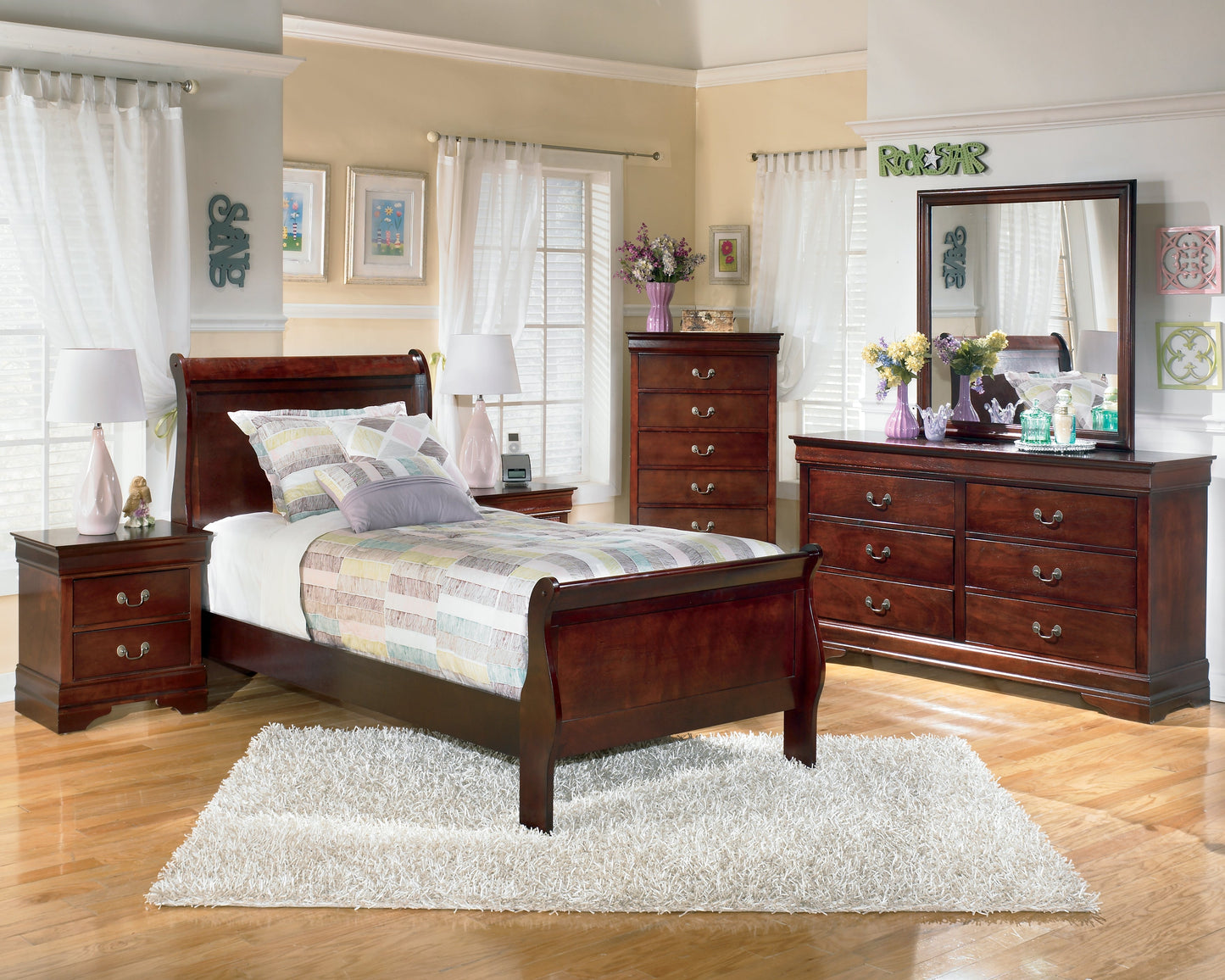 Alisdair Twin Sleigh Bedroom Set with Dresser and Mirror