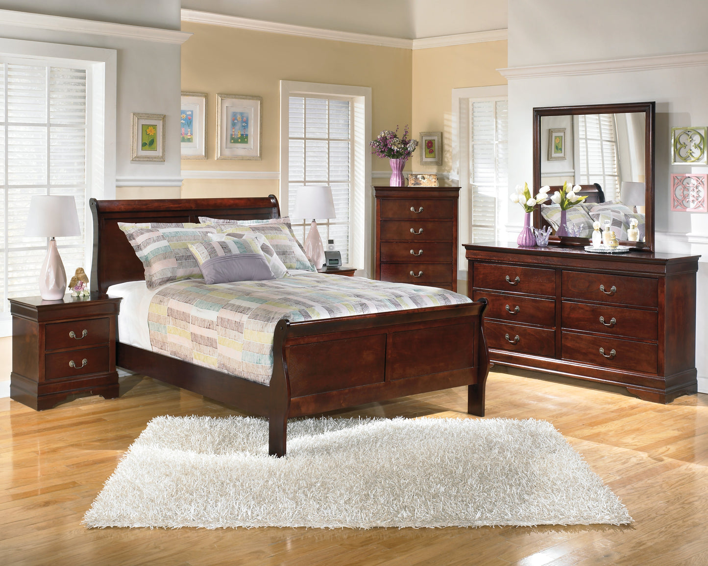 Alisdair Reddish Brown Full Sleigh Bedroom Set with Dresser, Mirror, Chest and Nightstand