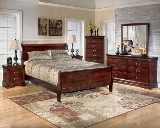 Alisdair Reddish Brown King Sleigh Bedroom Set with Dresser, Mirror, Chest and 2 Nightstands