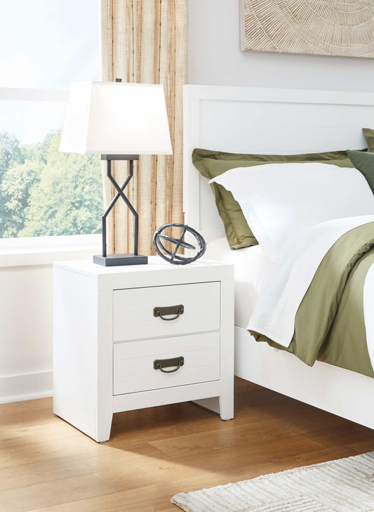 Binterglen White Nightstand