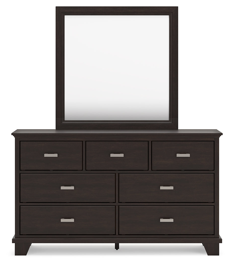 Covetown Queen Panel Bedroom Set with Dresser and Mirror