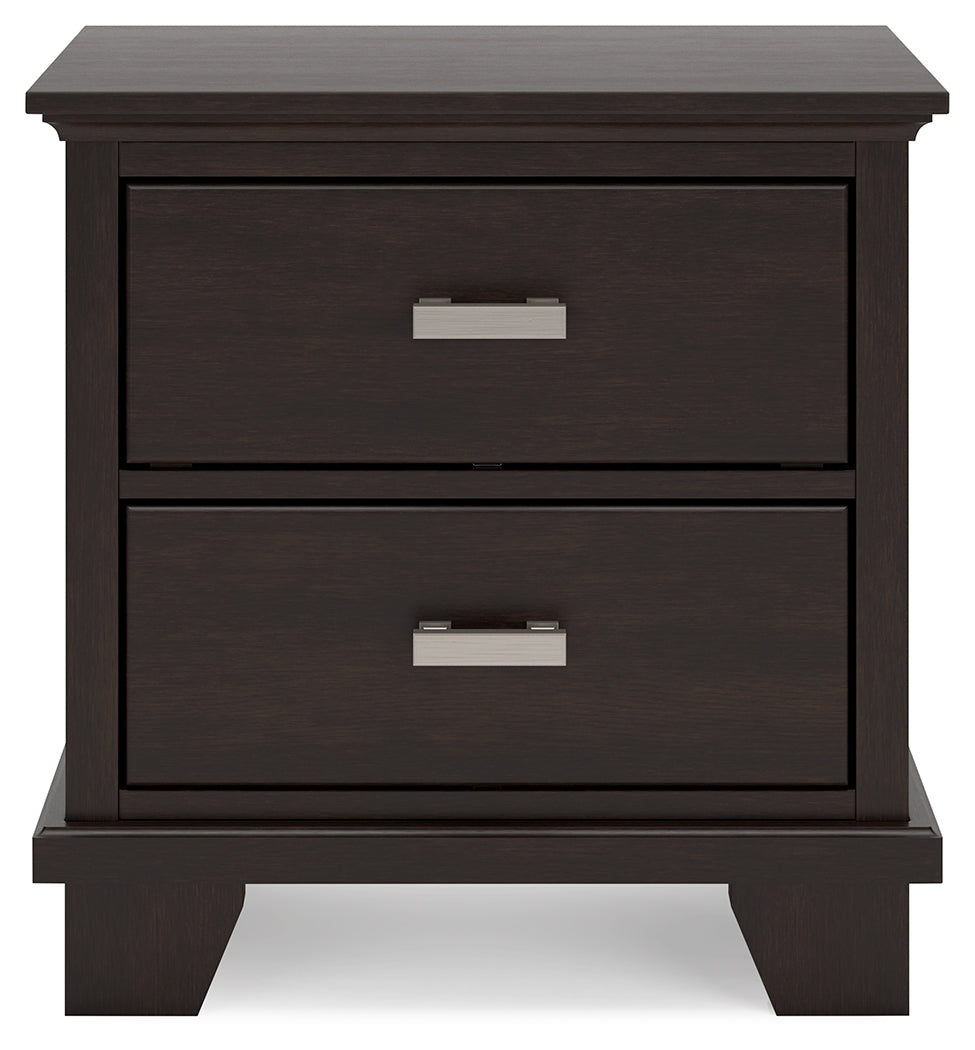 Covetown Queen Panel Bedroom Set with Dresser, Mirror and Nightstand