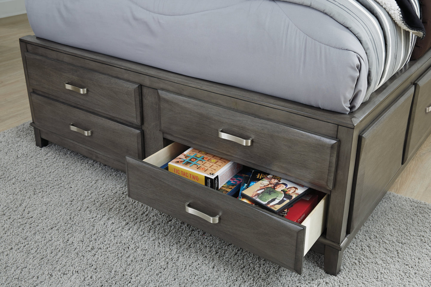 Caitbrook Gray King Storage Bedroom Set with Chest and 2 Nightstands