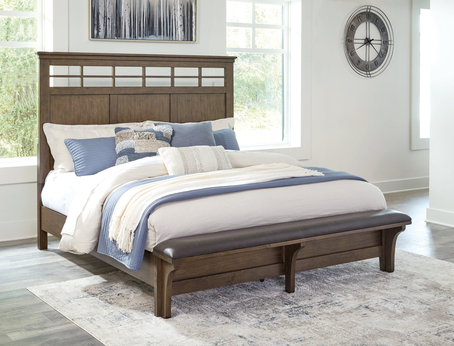 Shawbeck Dark Brown California King Panel Bed