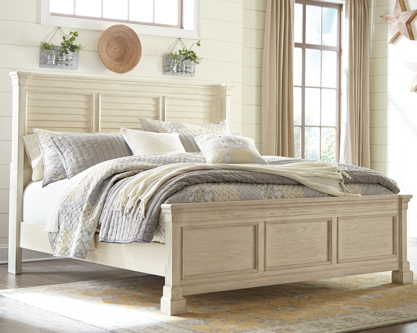 Bolanburg White King Panel Bedroom Set with Dresser