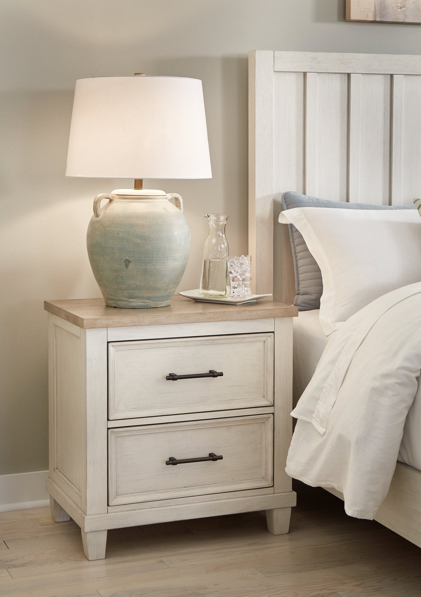 Shaybrock White Nightstand