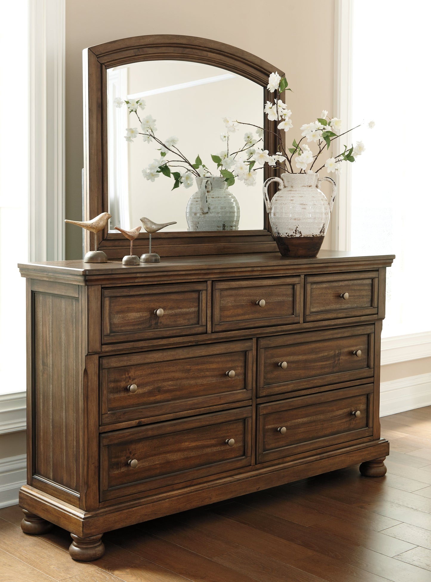 Flynnter Medium Brown Queen Panel Bedroom Set with Dresser, Mirror, and Nightstand