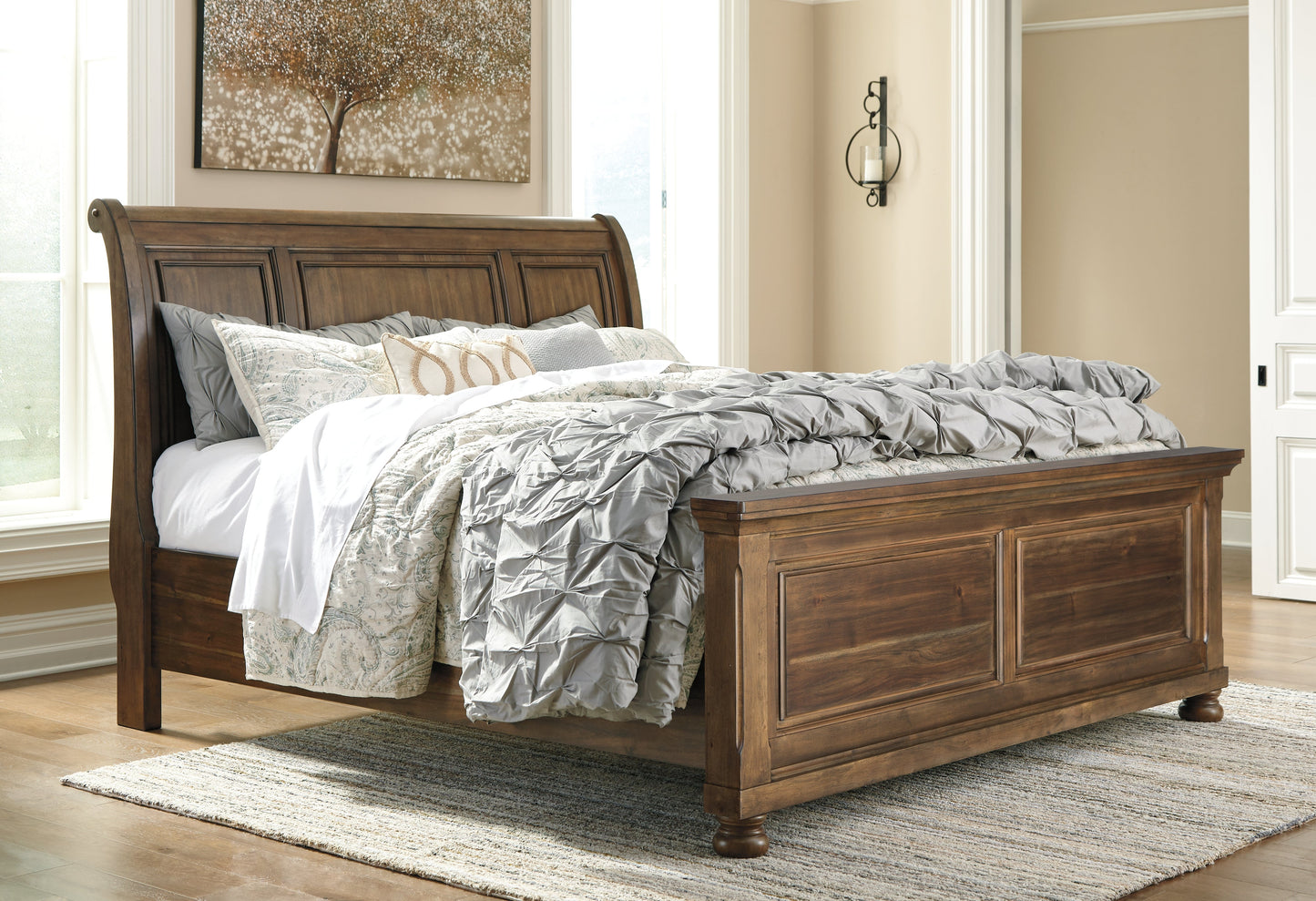 Flynnter Medium Brown Queen Sleigh Bedroom Set with Dresser, Mirror and 2 Nightstands