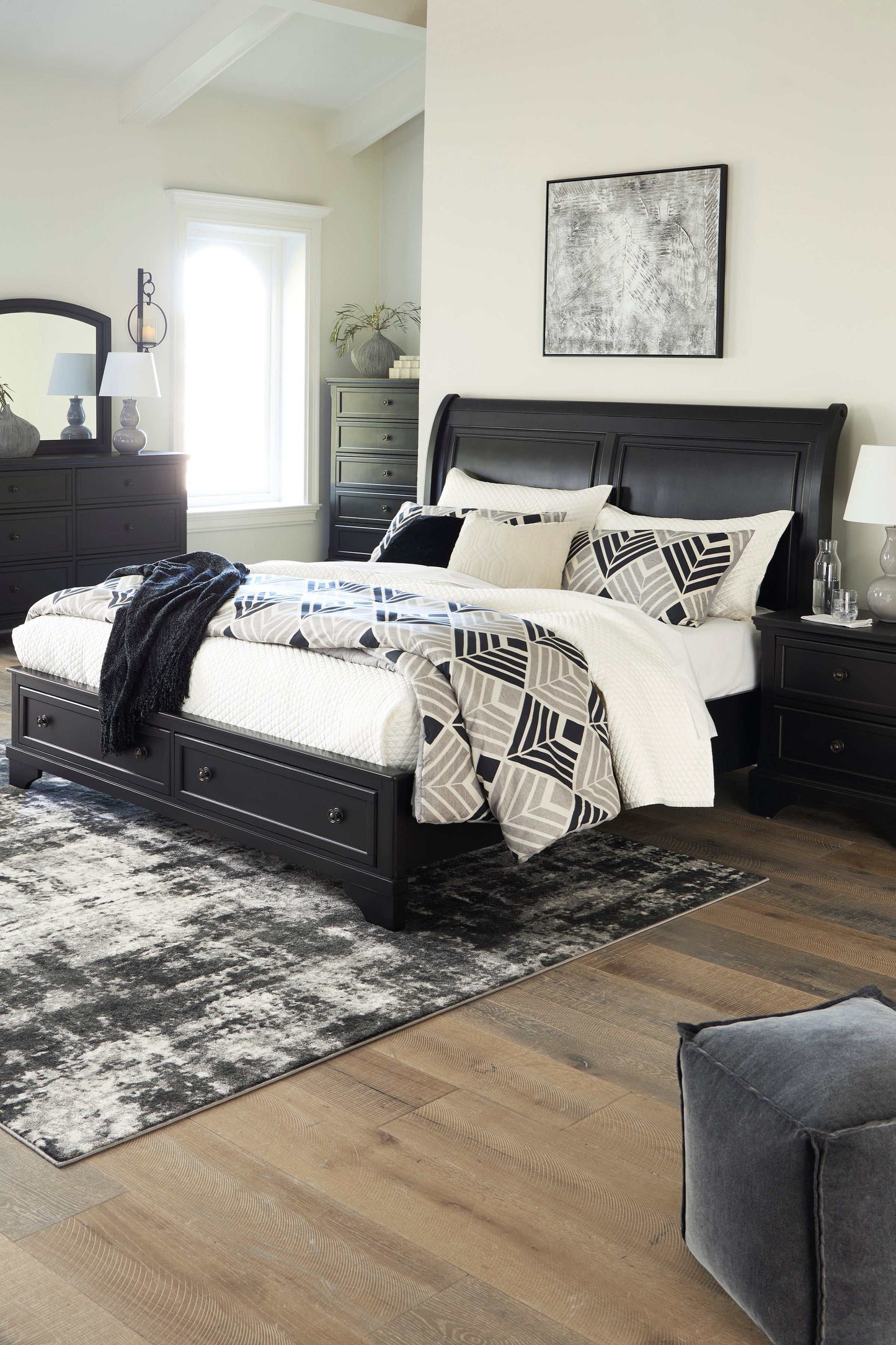 Chylanta Black King Sleigh Storage Bed