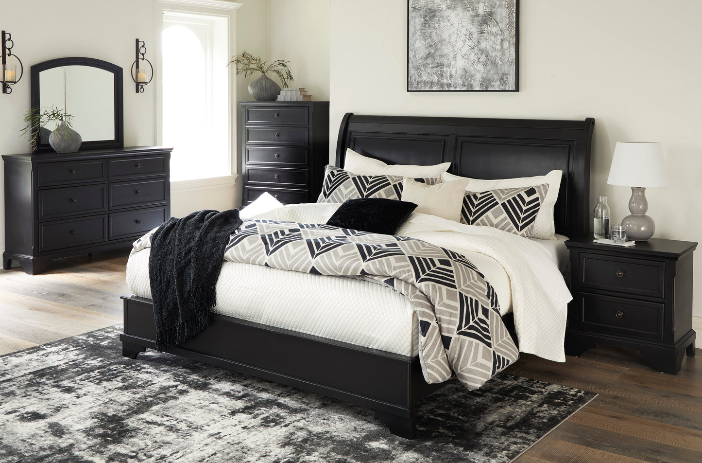 Chylanta Black King Sleigh Bed