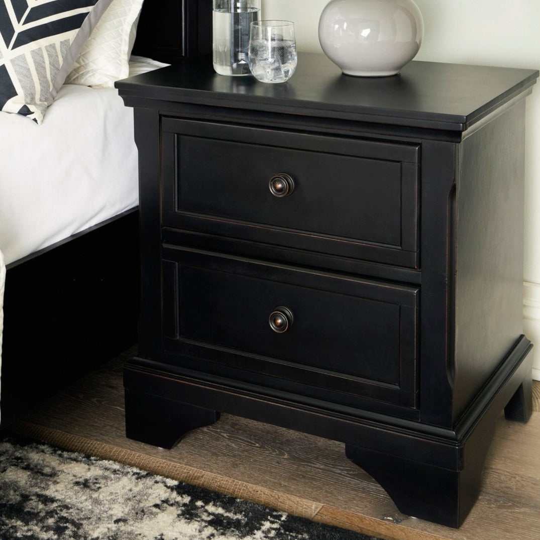 Chylanta Black Nightstand