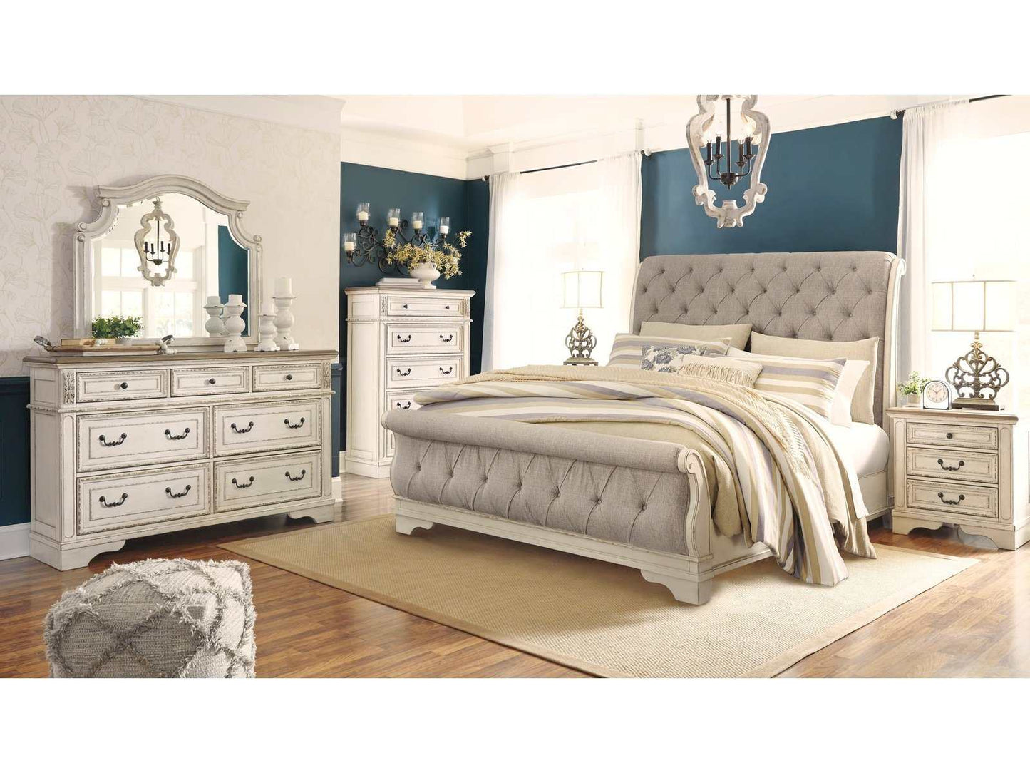 Realyn Queen Sleigh Bedroom Set / 5pc