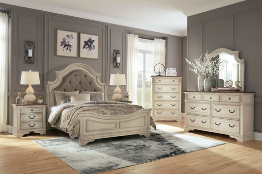 Realyn Queen Upholstered Panel Bedroom Set / 5pc