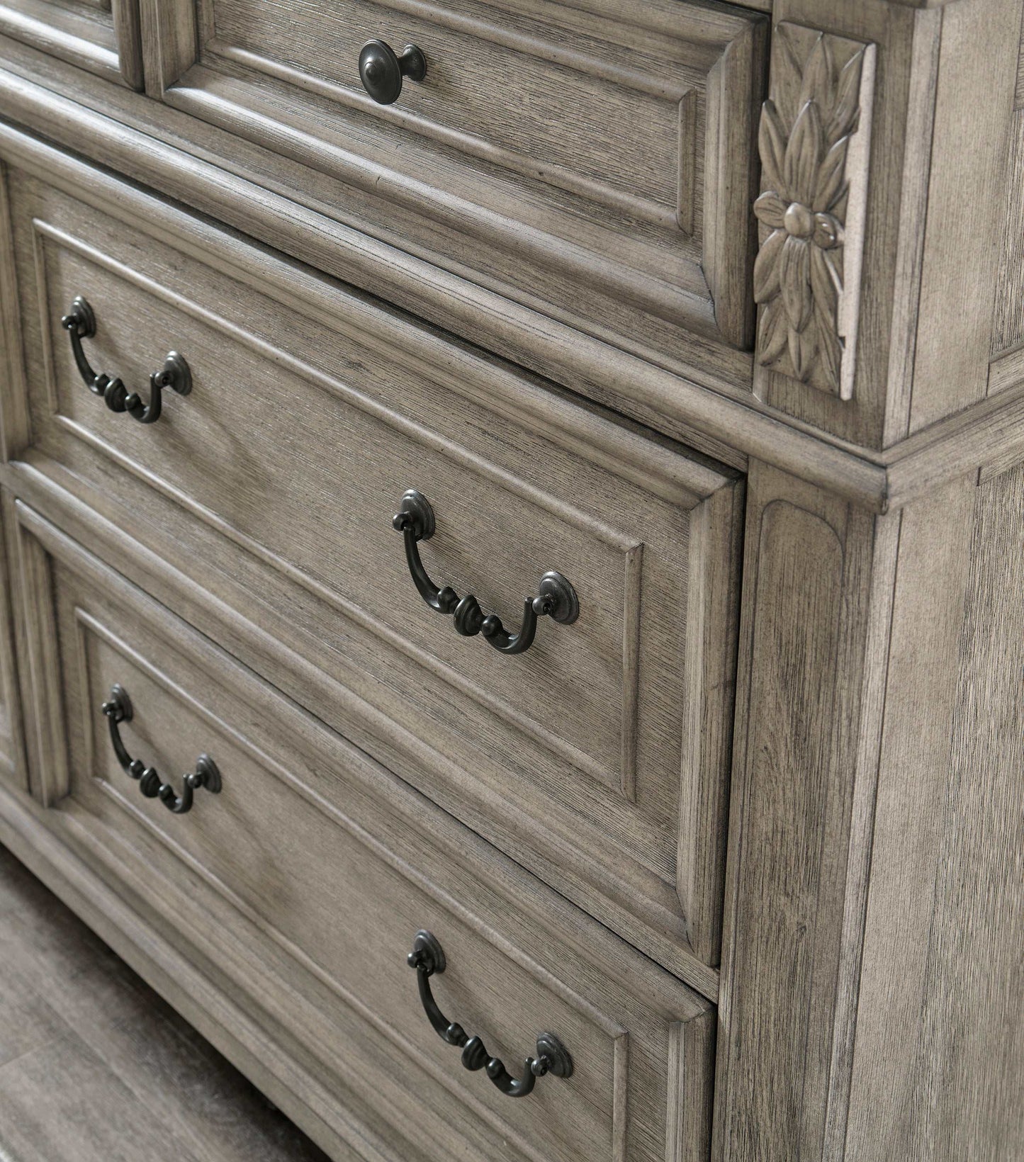 Lodenbay Two-tone Dresser