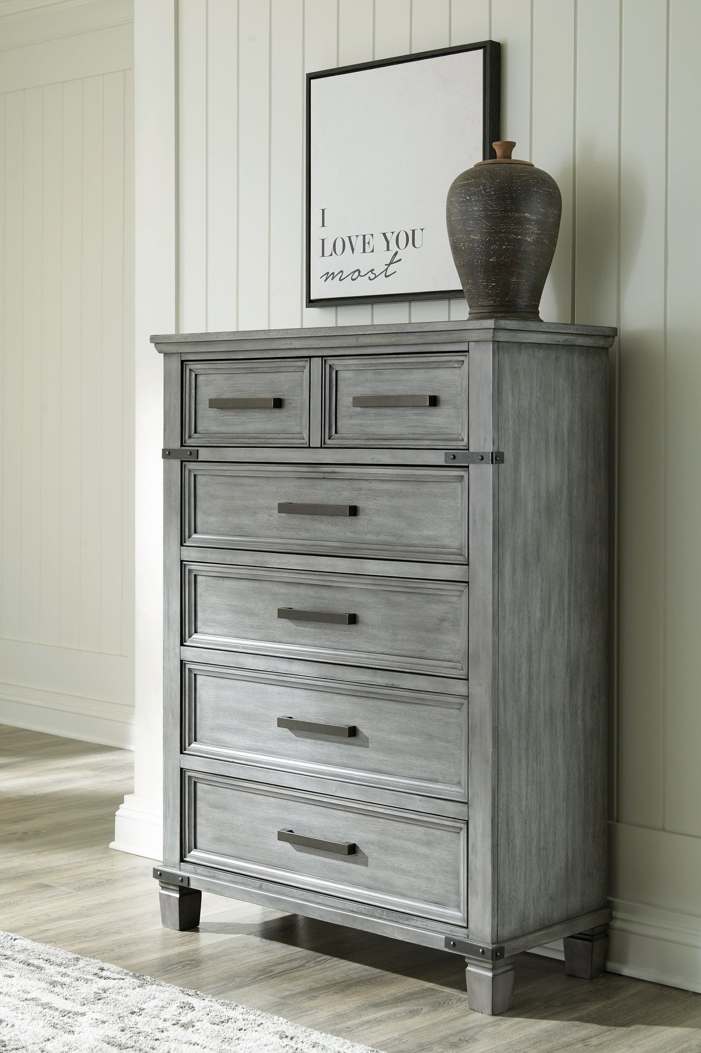 Russelyn Gray King Panel Storage Bedroom Set with Dresser, Mirror and Chest