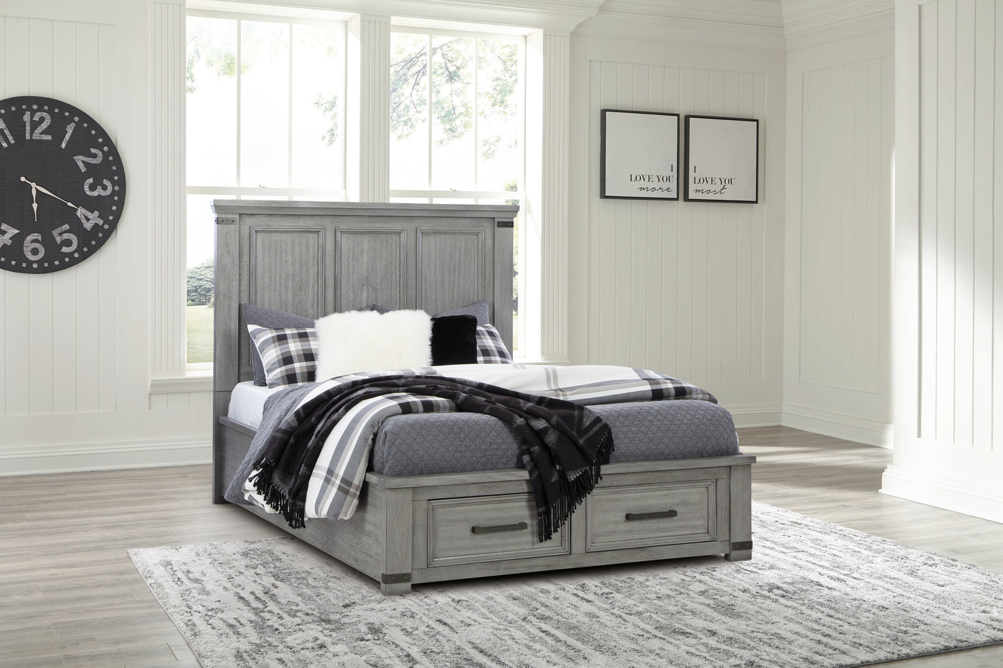 Russelyn Gray Queen Storage Bed