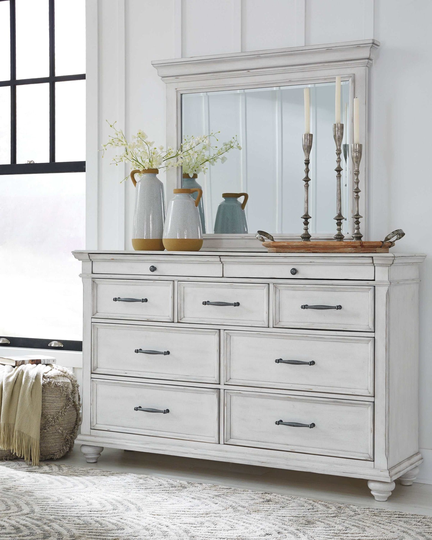 Kanwyn Whitewash Cal. King Bedroom Set / 3pc