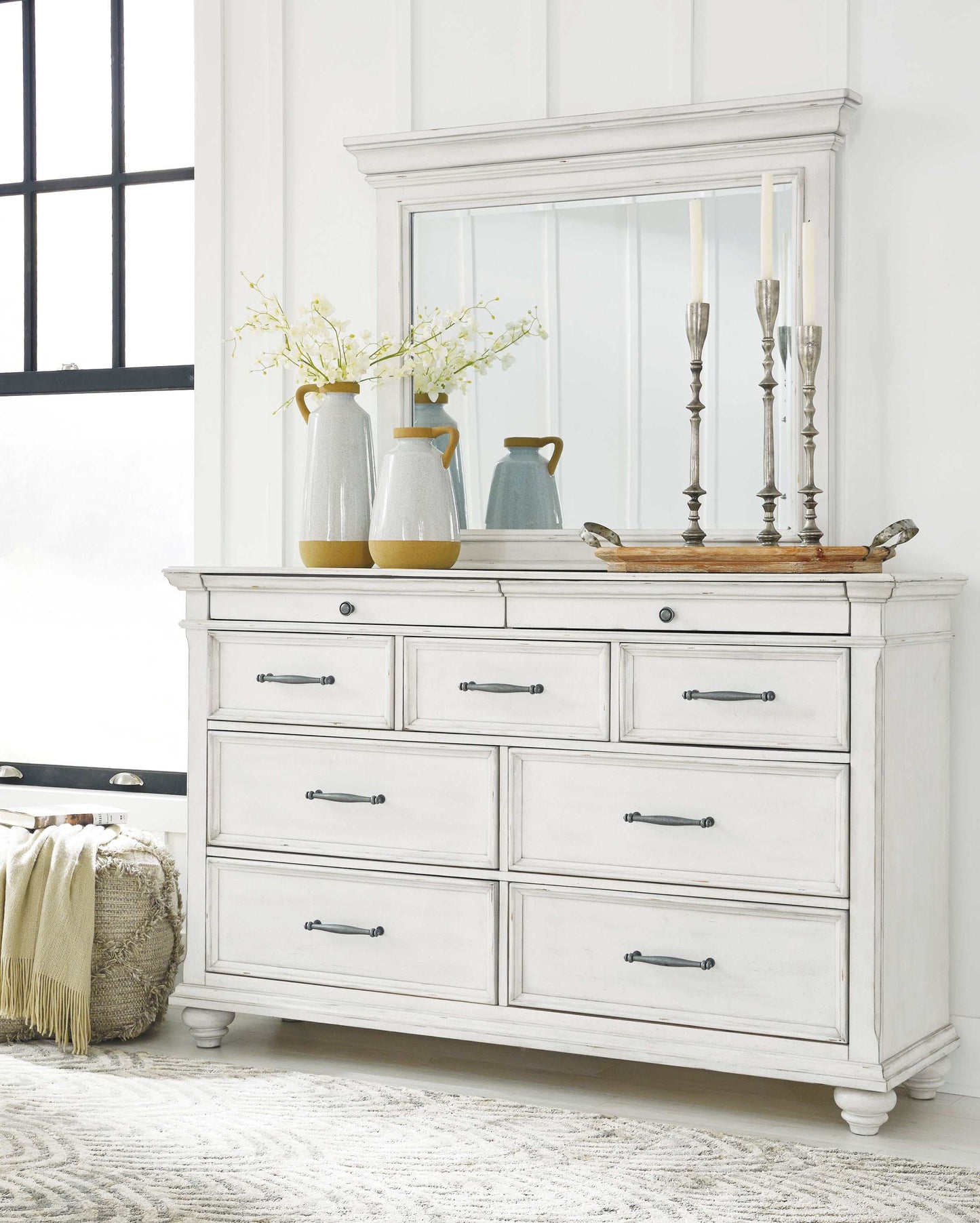 Kanwyn Whitewash Queen Panel Bedroom Set w/ Storage Bench / 5pc