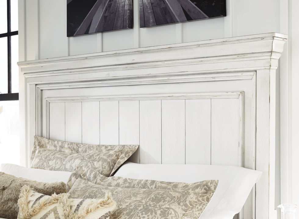 Kanwyn Whitewash King Panel Bed w/ Storage Bench