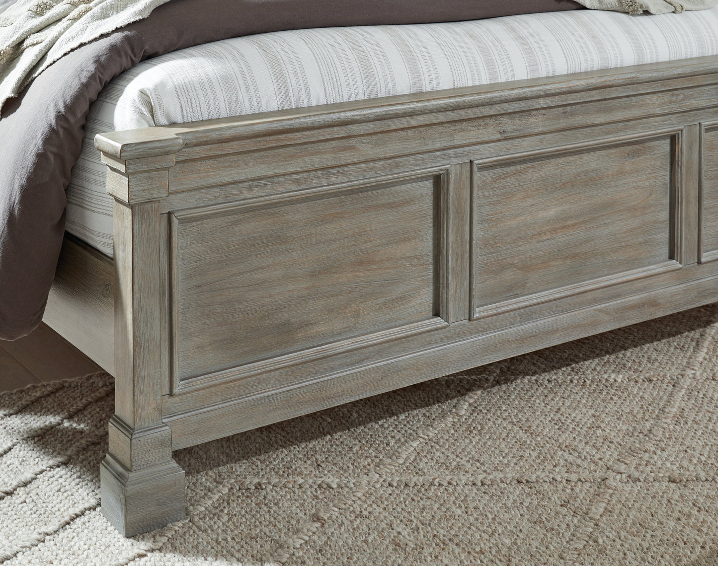 Moreshire Bisque Queen Panel Bed