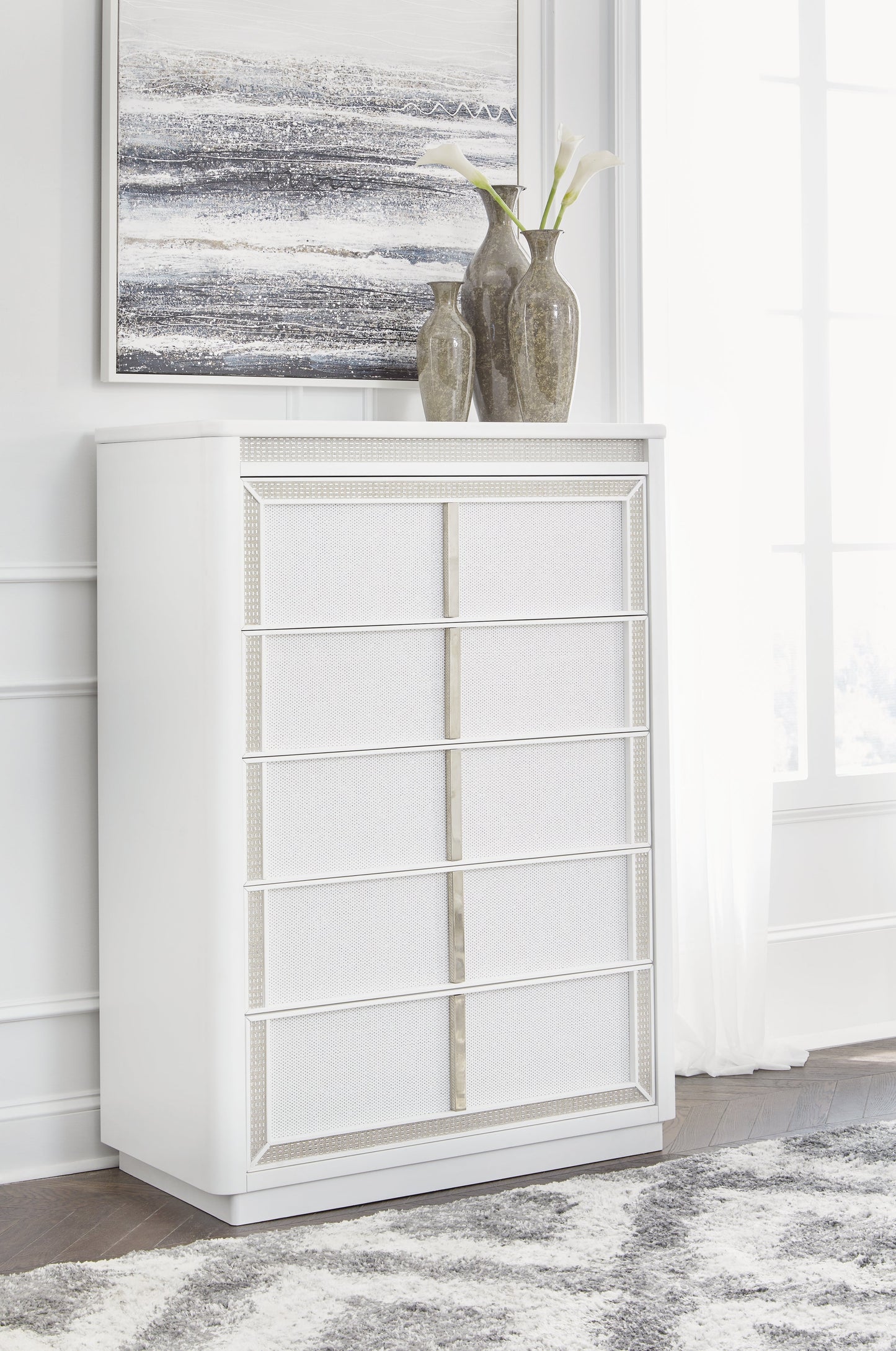 Chalanna White Chest of Drawers