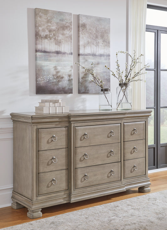 Lexorne Gray Dresser