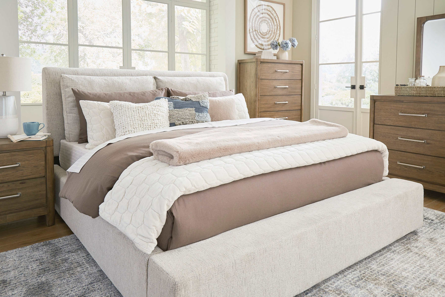 Cabalynn Oatmeal Queen Upholstered Bed