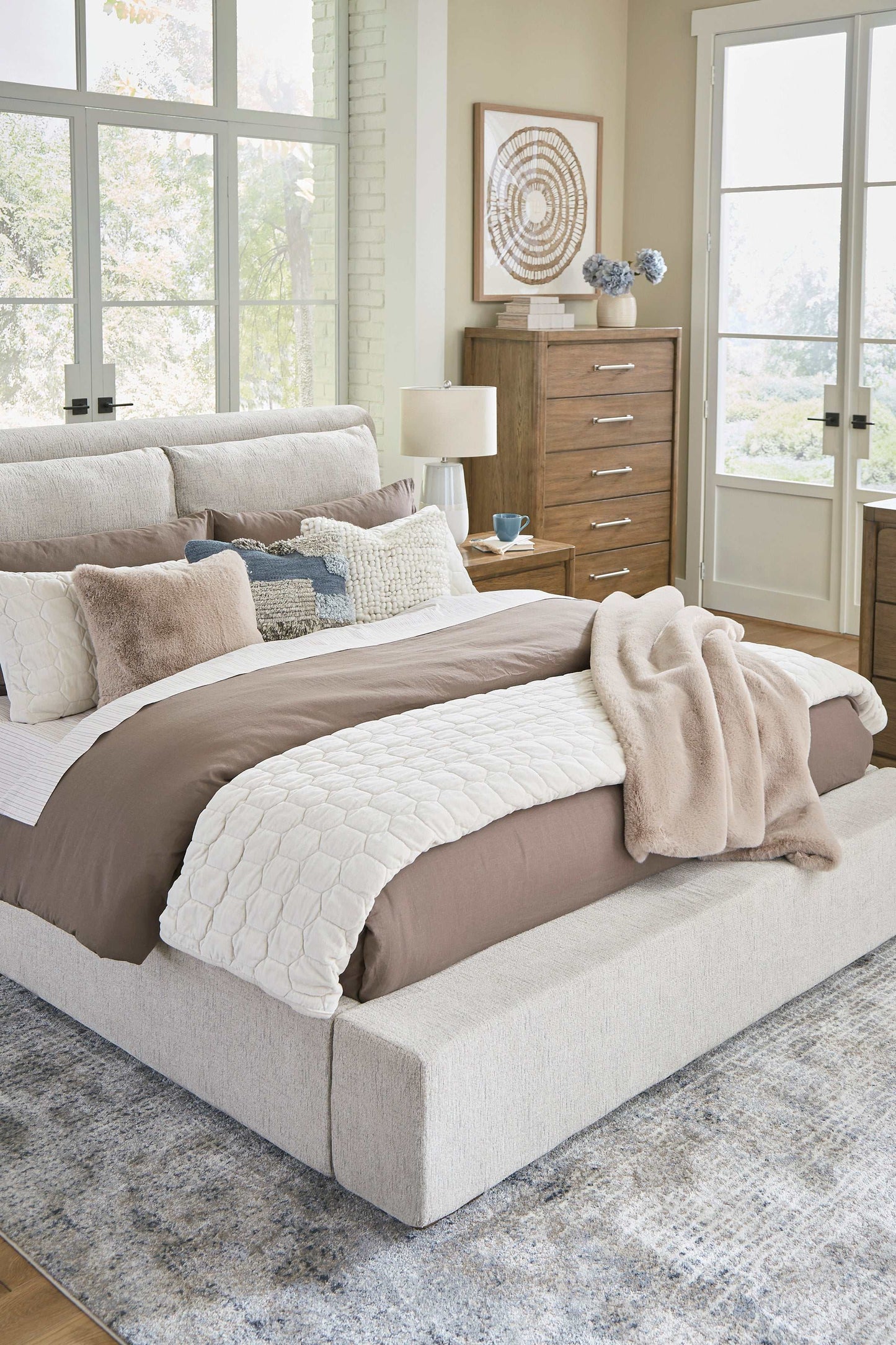 Cabalynn Oatmeal Queen Upholstered Bed