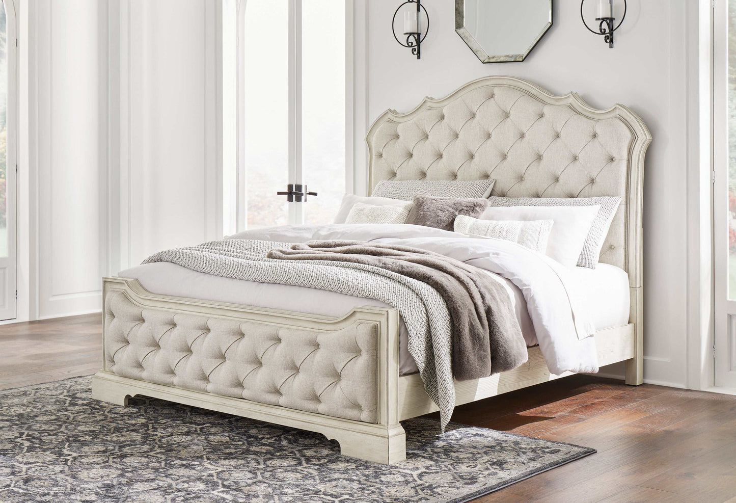 Arlendyne Antique White King Upholstered Bed