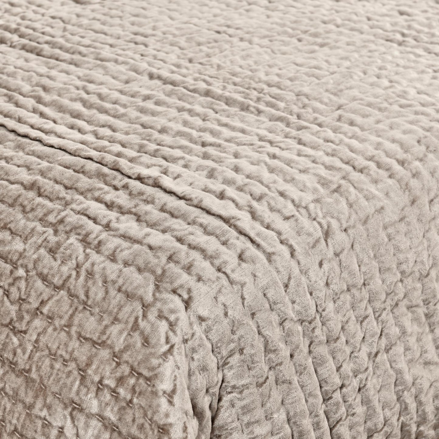 Bari Pebble Velvet Quilt Collection