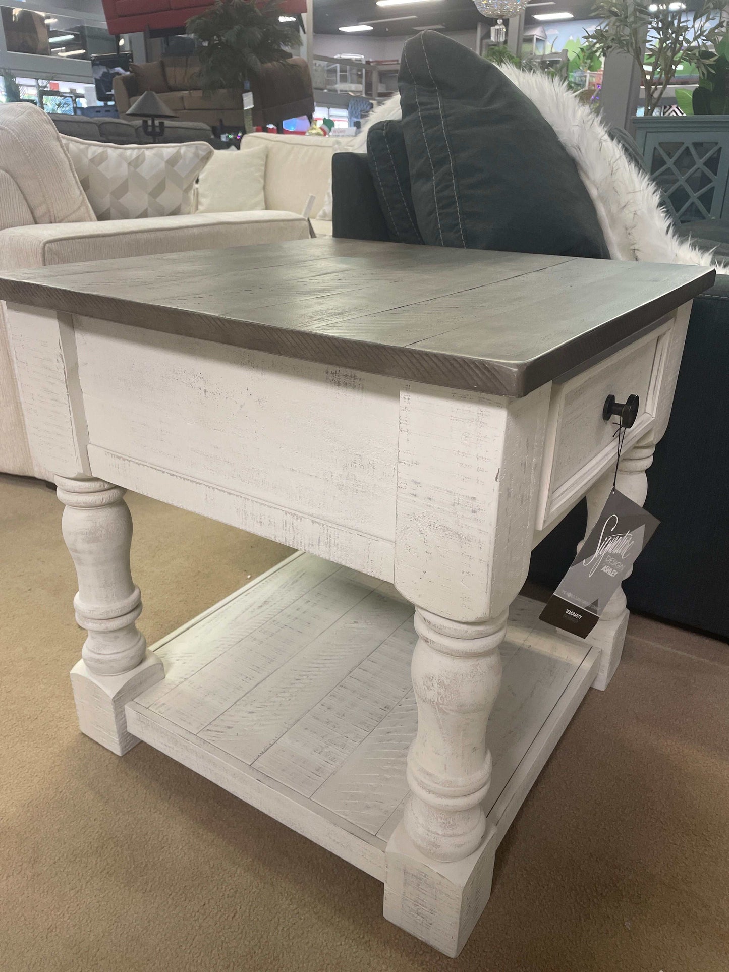 Havalance White/Gray End Table