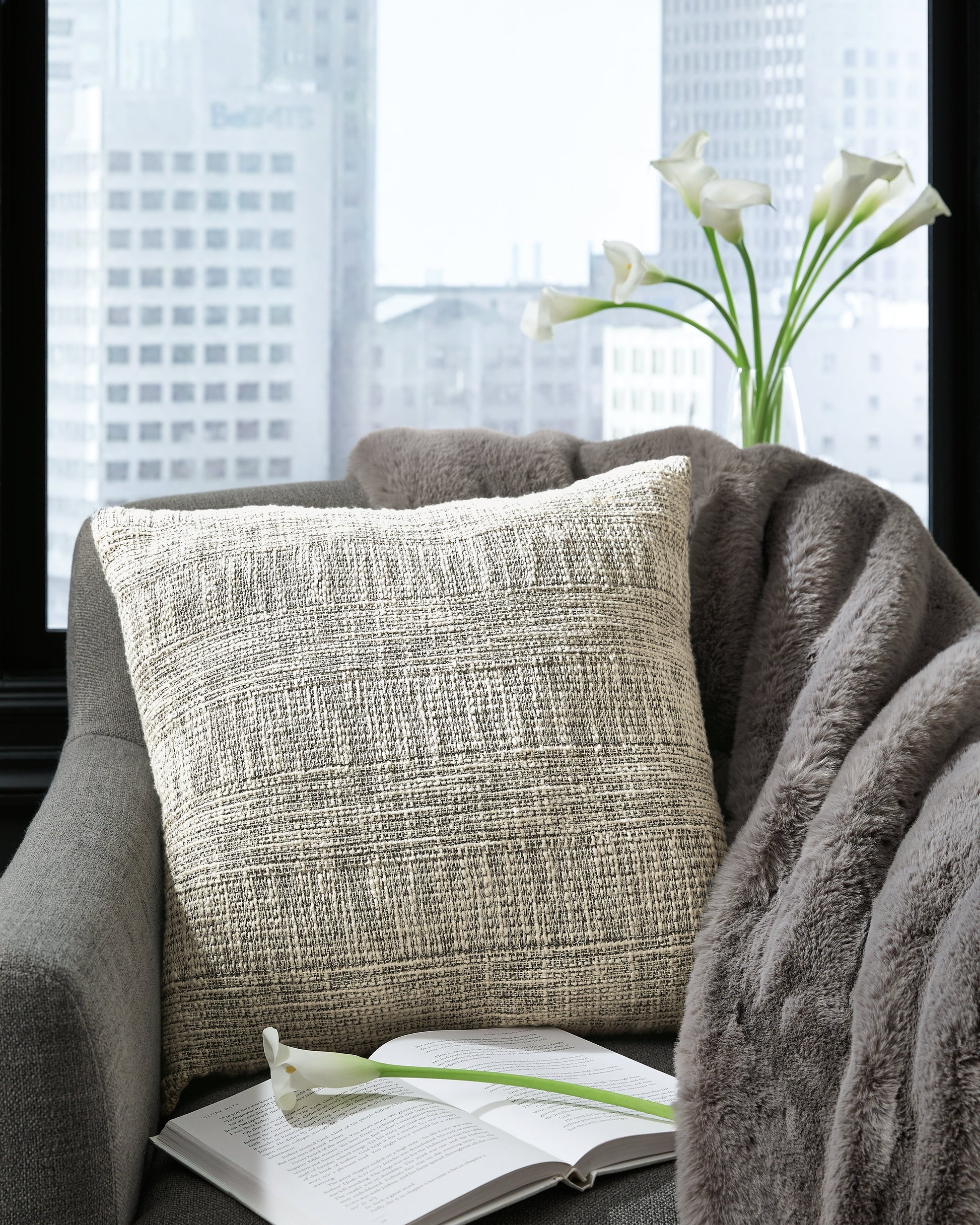 Carddon Black/White Pillow- Viva Furn